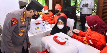 Kapolri Minta Vaksinasi Booster untuk Lansia Dimaksimalkan