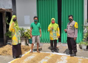 Babinsa Tlogoboyo Dampingi Puskesmas Bonang 1 Tracking Contact Warga Positif Covid-19