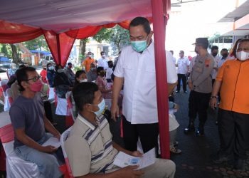 Walikota Salurkan Bansos kepada KPM di Semarang