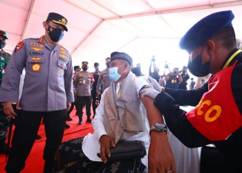 Tinjau Vaksinasi di Aceh, Kapolri Minta Forkopimda Lakukan Upaya Maksimal Cegah Peningkatan Positivity Rate