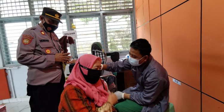 Ada Si Sambar, Penerima BPNT Bisa Sekalian Vaksin Booster di Kantor Pos