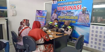 Satlantas Polrestabes Semarang Melaksanakan Vaksinasi dan Sosialisasi Tertib Berlalu Lintas dalam rangka Ops Keselamatan Lalu Lintas Candi 2022