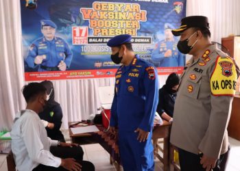 Polairud Polda Jateng Gelar Vaksinasi Bagi Warga Pesisir Demak