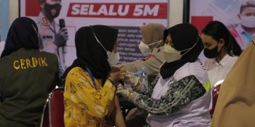 Gerai Vaksinasi Presisi Sediakan Migor Kemasan dengan Harga Murah, Warga Pemalang Sumringah