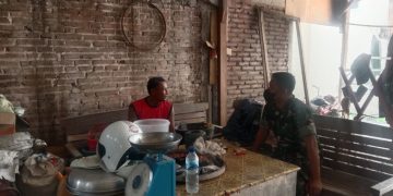 Komsos Dengan Pedagang Jambu, Ini Harapan Babinsa Kembangan Koramil 02/Bonang