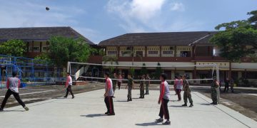 Pertandingan Persahabatan Koramil 01/Kota dengan SMA 3 Demak