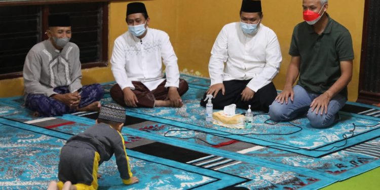 Ngabuburit Hari Pertama, Ganjar Bedah Rumah Warga