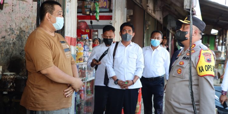 Pastikan Stok Sembako Aman, Kapolres Demak Blusukan di Pasar