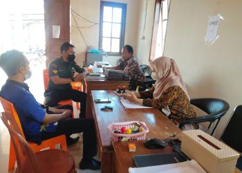 Komsos, Babinsa Jatirogo Ajak Komponen Masyarakat Tingkatkan Keamanan Lingkungan Jelang Lebaran