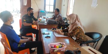 Komsos, Babinsa Jatirogo Ajak Komponen Masyarakat Tingkatkan Keamanan Lingkungan Jelang Lebaran