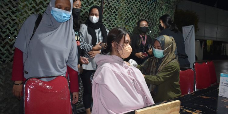 Kodim 0716/Demak Gelar Vaksinasi Booster di Masjid Agung Demak dan Makam Sunan Kalijaga