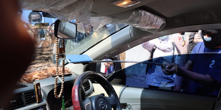 Polisi Tangkap Pelaku Pencurian Dalam Mobil