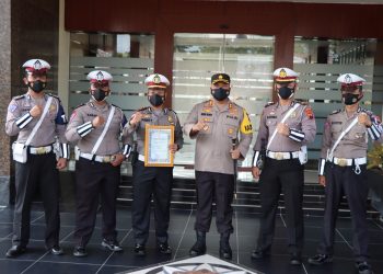 Kapolres Demak Beri Penghargaan Kepada Anggota Yang Berprestasi