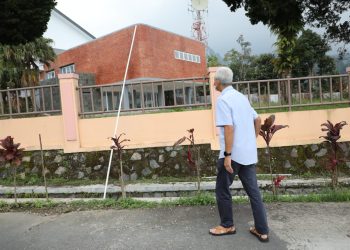 Kembali Sidak SMAN Tawangmangu, Ganjar: Sudah Bagus dan Terlihat Cantik