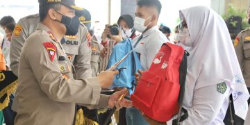 Kapolda Jateng Serahkan Bantuan Untuk 427 Yatim dan Yatim Piatu Akibat Covid 19