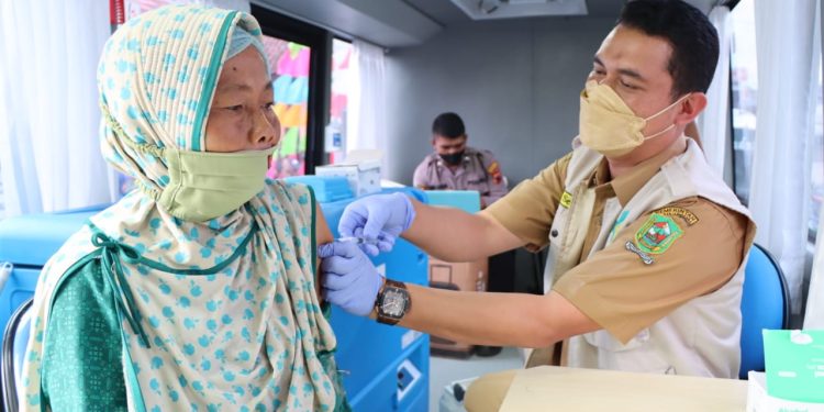 Polres Banjarnegara Gelar Keroyok Vaksin di Kecamatan Pagentan