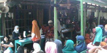 Ribuan Warga Wonosekar Mengantri BLT