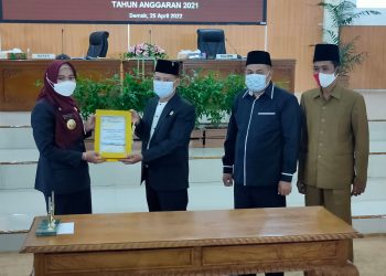 Penetapan dan Penyerahan Rekomendasi DPRD Kabupaten Demak terhadap Laporan Keterangan Pertanggungjawaban Bupati Demak Tahun Anggaran 2021