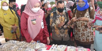 Jelang Lebaran Pemkab Gelar Pasar Murah dan Salurkan Bansos