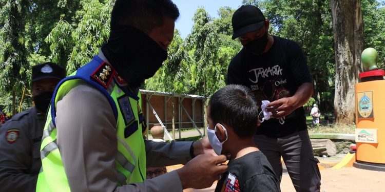 Polisi Siaga di Objek Wisata pada Libur Lebaran, Ingatkan Pengunjung Pakai Masker
