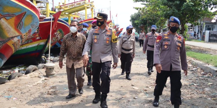 Cegah Kebakaran Kapal Terjadi di Pemalang, Kapolres Ajak Nelayan Berdialog