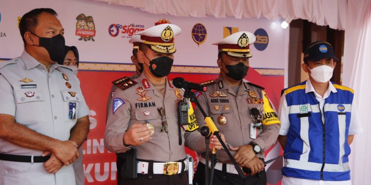 Cek Kesiapan One Way Nasional pada Masa Arus Balik, Kakorlantas Polri Kunjungi Sejumlah Gate Tol Di Jateng