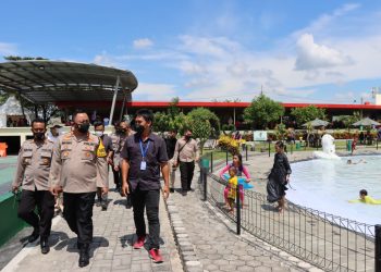 Jamin Keamanan Warga Berwisata, Polres Demak Sebar Personel di Obyek Wisata