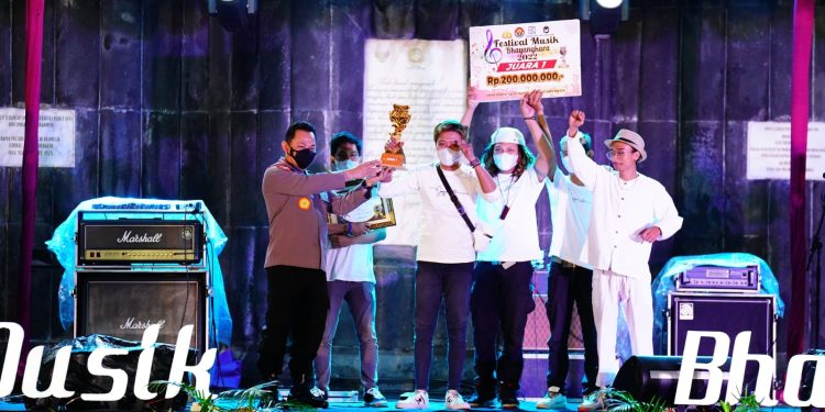 Tutup Festival Musik Jalanan, Kapolri Komitmen Bangun Ruang Demokrasi yang Positif untuk Jaga Persatuan