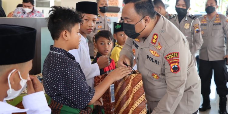 158 Anak Ikuti Khitanan Massal Hari Bhayangkara Ke-76 yang Digelar Polres Demak