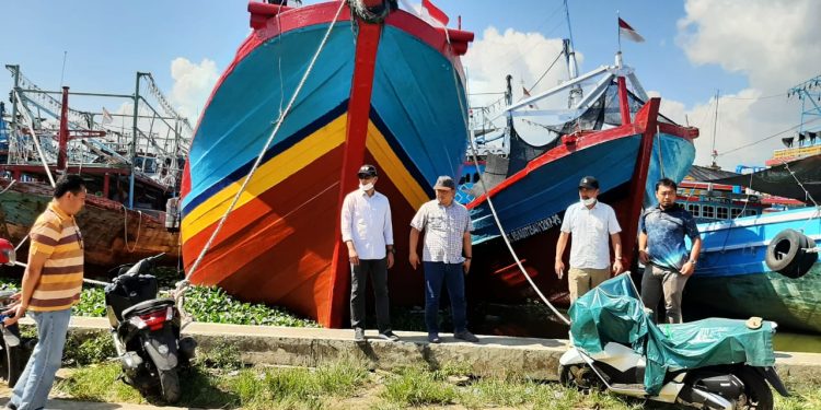 Hari Bhayangkara ke-76, Polri Sumbang Apar dan Pelampung Pada Kelompok Nelayan Juwana Pati