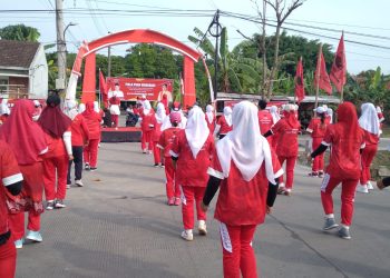 Rebutkan Piala Puan Maharani, Ratusan Warga Kebonbatur Ikuti Senam Cinta Tanah Air (Sicita)