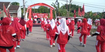 Rebutkan Piala Puan Maharani, Ratusan Warga Kebonbatur Ikuti Senam Cinta Tanah Air (Sicita)
