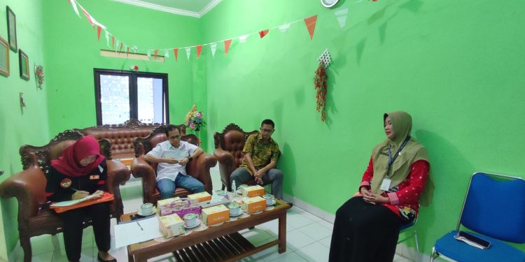 KPID Provinsi Jawa Tengah Visitasi LPPL Radio Suara Kota Wali