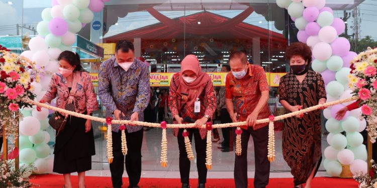 Bupati Resmikan Swalayan Aneka Jaya Demak