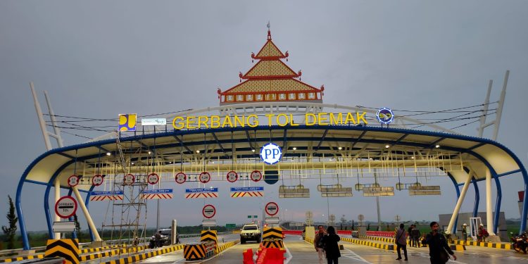 Jelang Natal Tol Demak Dibuka