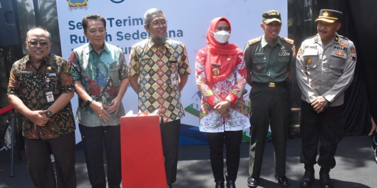 PT Djarum Berikan Bantuan Rumah Layak Huni