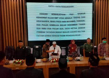 Habib Muhammad Luthfi Bin Ali Bin Yahya Kukuhkan Pengurus Yayasan Wakaf Masjid Agung Sultan Fatah
