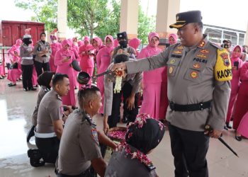 Awal Tahun Baru, Anggota Polres Demak Dapat Kenaikan Pangkat