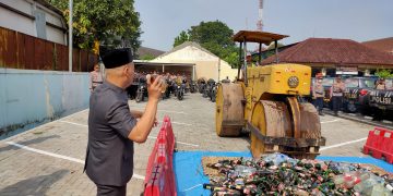 Polres Demak Musnahkan 5139 Botol Miras Berbagai Jenisk