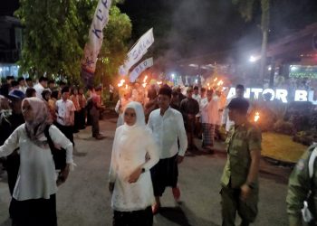Nasi Tumpeng Songo Diarak Jelang Grebeg Besar