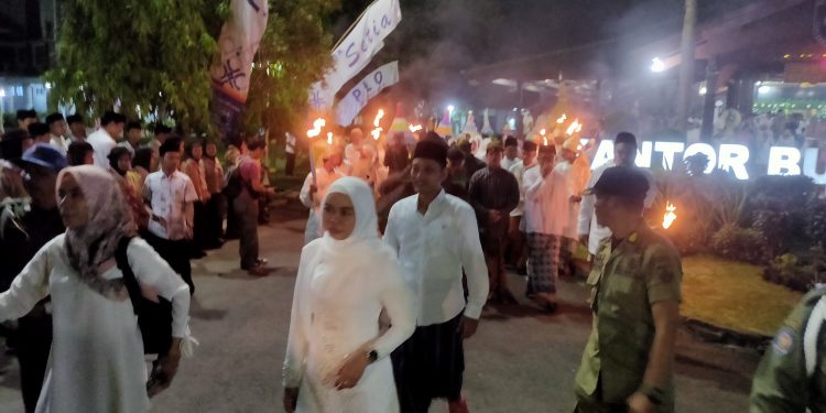 Nasi Tumpeng Songo Diarak Jelang Grebeg Besar