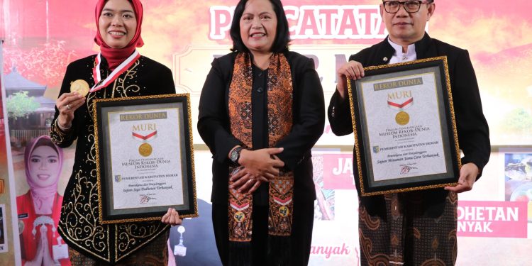 Ribuan Masyarakat Demak Rayakan Grebeg Besar