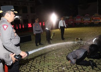 Gelar Upacara Kenaikan Pangkat, Kapolres Demak Minta Personel Tingkatkan Kualitas Kinerja