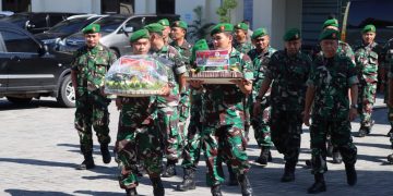 Kodim Demak Beri Surprise Ucapan Hari Bhayangkara di Polres Demak