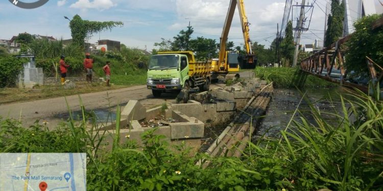 Pemkot Semarang Gerak Cepat Perbaiki Kerusakan Jalan di Perlintasan Rel