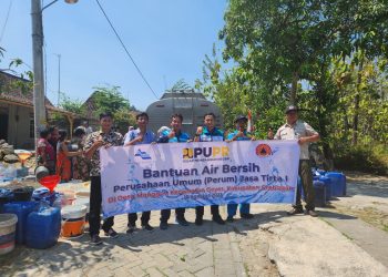 Antisipasi Dampak Kemarau Panjang, PJT I Salurkan Bantuan Air Bersih Untuk Masyarakat Jawa Tengah