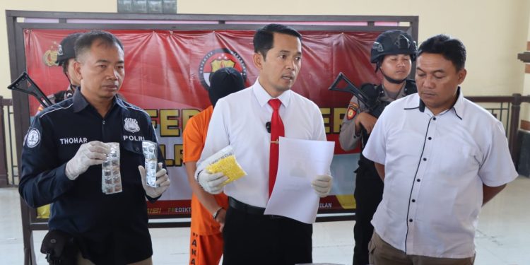 Polisi Tangkap Pengedar Obat Terlarang di Demak, Ribuan Butir Pil Koplo Disita