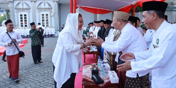 Hadiri Peringatan Santri, Mbak Ita Dorong Pemberdayaan SDM Unggul yang Bermoral