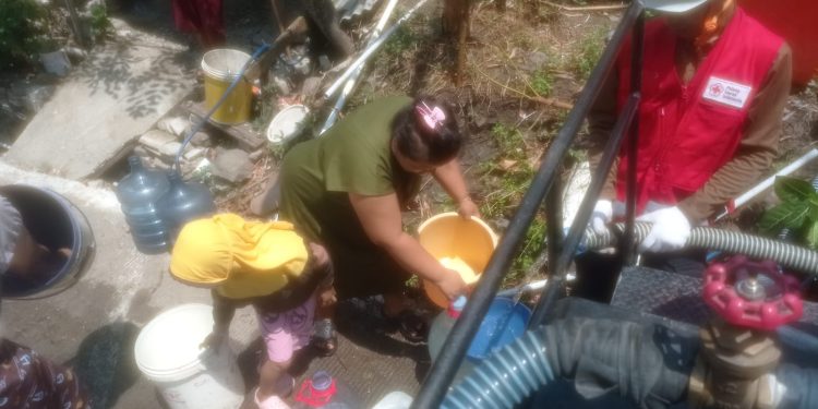 Pemkot Rutin Distribusikan Air Bersih ke Daerah Terdampak Kemarau