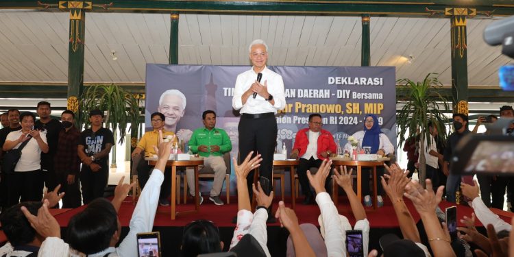 Ganjar Bakar Semangat Relawan, Yogyakarta Targetkan 70 Persen Suara